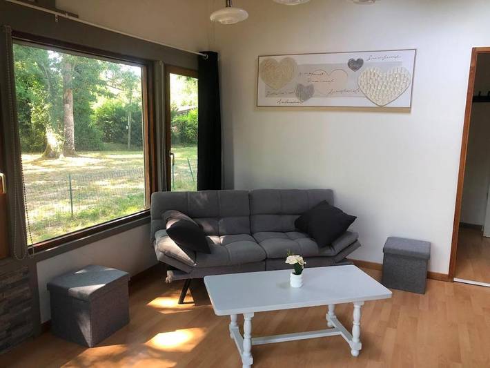 Gîte pour 8 personnes, avec Terrasse et Jardin ainsi que Vue sur le lac et Vue à Égriselles-le-Bocage