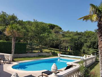 Cottage pour 10 personnes, avec vue ainsi que piscine et jardin à Rochegude