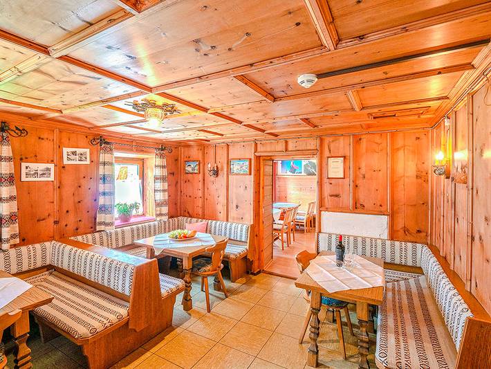 Ferienhaus für 25 Personen, mit Balkon und Sauna sowie Ausblick und Garten, mit Haustier in Tiroler Oberland - 2