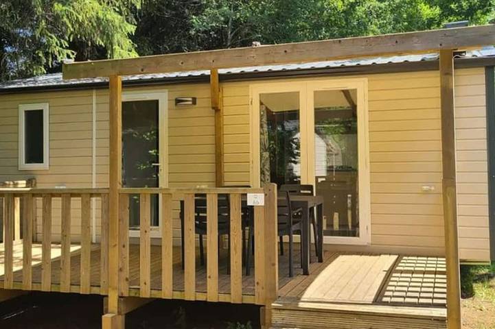 Mobil home pour 4 personnes à La Douze