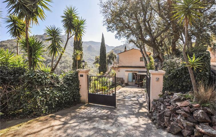 Location de vacances pour 8 personnes, avec piscine et terrasse à Fréjus - 2