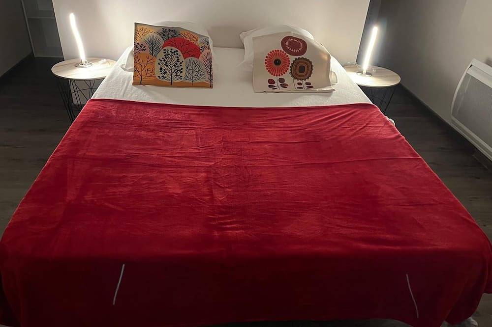 Warm & Bright Modern Home – Pyrenees in Argelès-Gazost, French Pyrenees