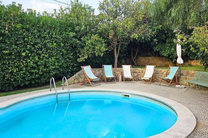 Villa pour 9 personnes, avec jardin et balcon, animaux acceptés à Setúbal