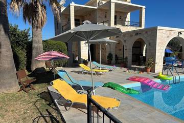 Villa für 8 Personen, mit Garten, mit Haustier in Chania und Umgebung