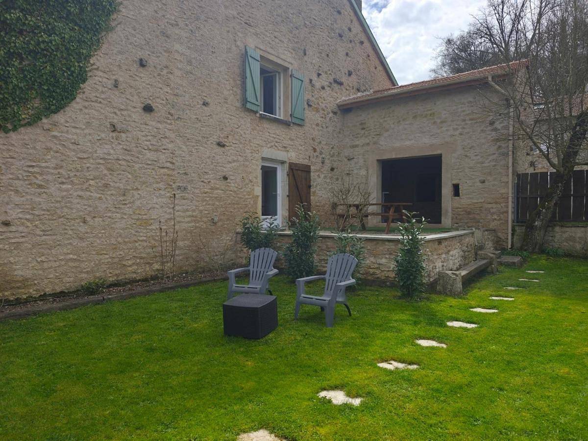 Appartement entier, One-Bedroom Apartment in Thuilley-aux-Groseilles, Toul