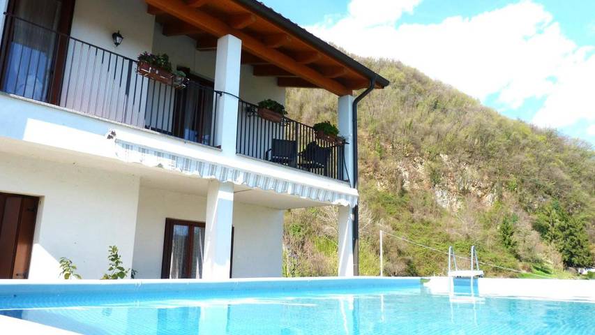 Gîte pour 4 personnes, avec piscine ainsi que jardin et vue, animaux acceptés dans Valdagno