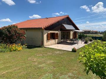 Gîte pour 8 personnes, avec jardin et vue à Cheminas