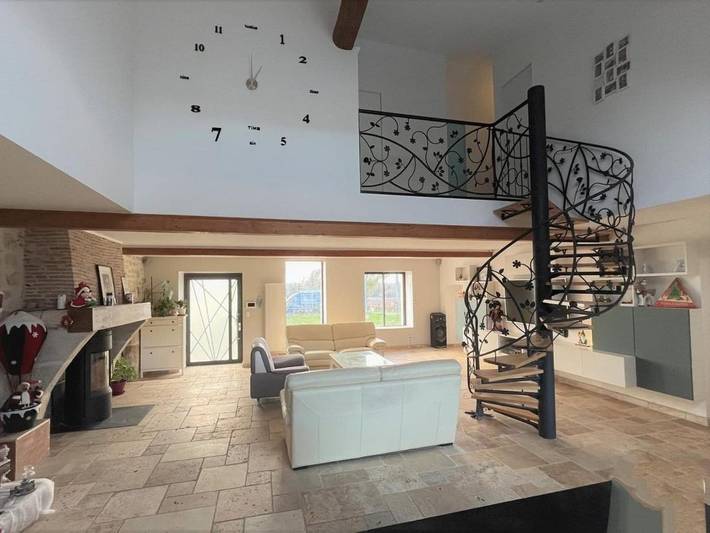 Location de vacances pour 10 personnes, avec Jacuzzi et Terrasse ainsi que Jardin et Vue à Saint-Pierre-de-Bat