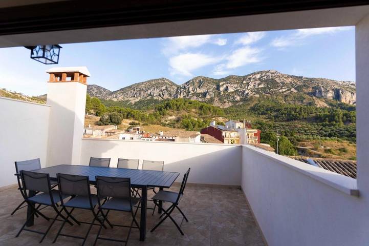 Casa rural para 10 personas, con Balcón además de Terraza y Vistas en Castell de Castells