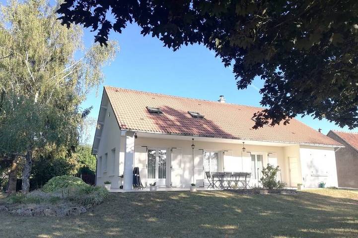 Location de vacances pour 11 personnes, avec Terrasse et Jardin à Pontlevoy