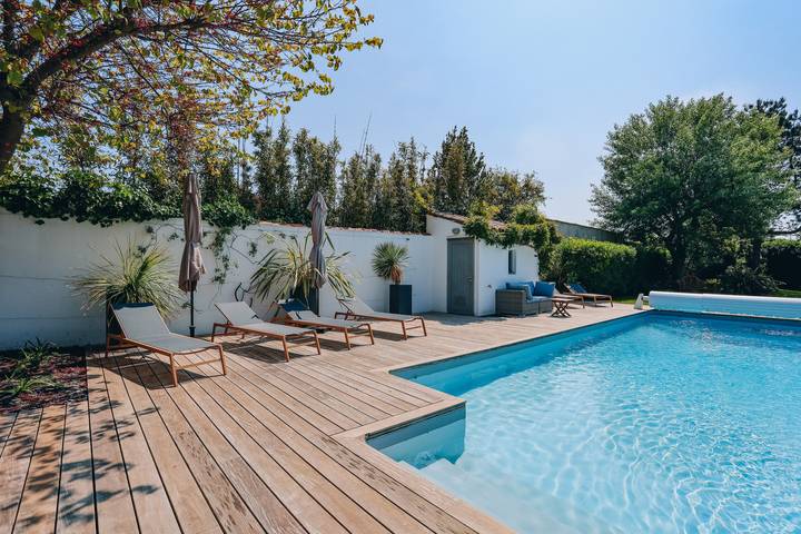Villa pour 12 personnes, avec terrasse ainsi que jardin et piscine en Charente-Maritime - 2