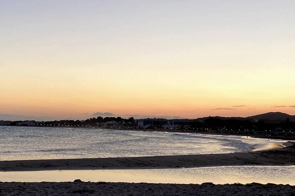 Apartamento entero, Bonito apartamento en la playa de Comarruga cerca de Barcelona y Tarragona in Coma-ruga, Vendrell