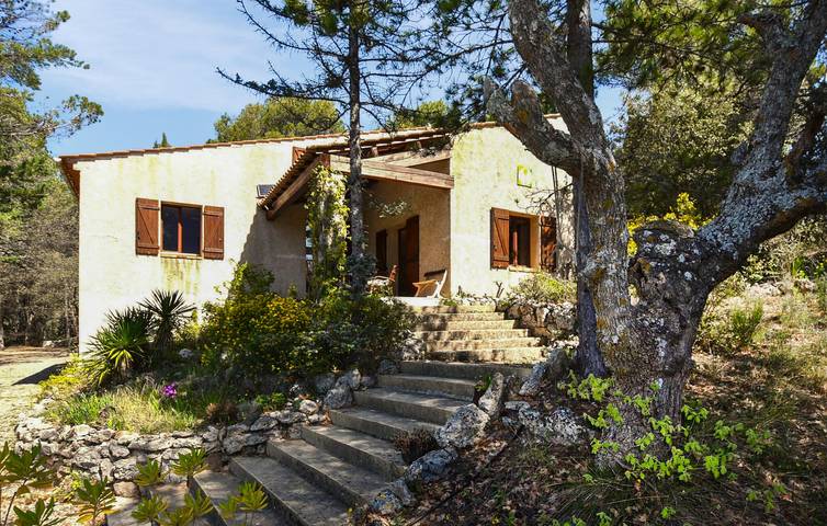 Location de vacances pour 6 personnes, avec piscine ainsi que terrasse et jardin à Apt - 3