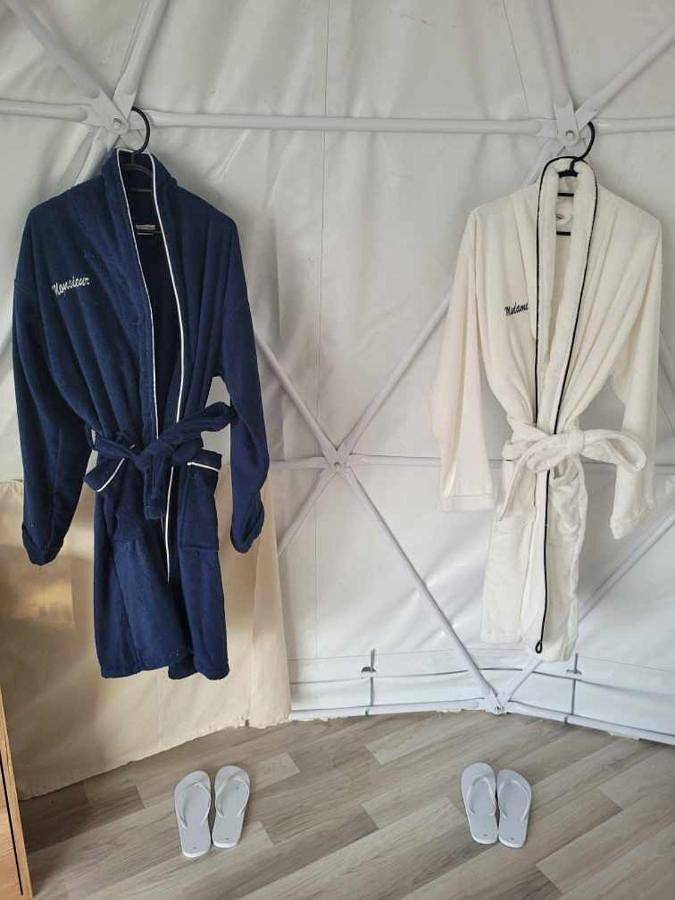 Gîte pour 2 personnes, avec jardin ainsi que jacuzzi et terrasse à Mouliets-et-Villemartin - 2