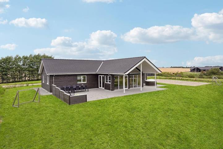 Ferienhaus für 14 Personen, mit Sauna in Hostrup Strand