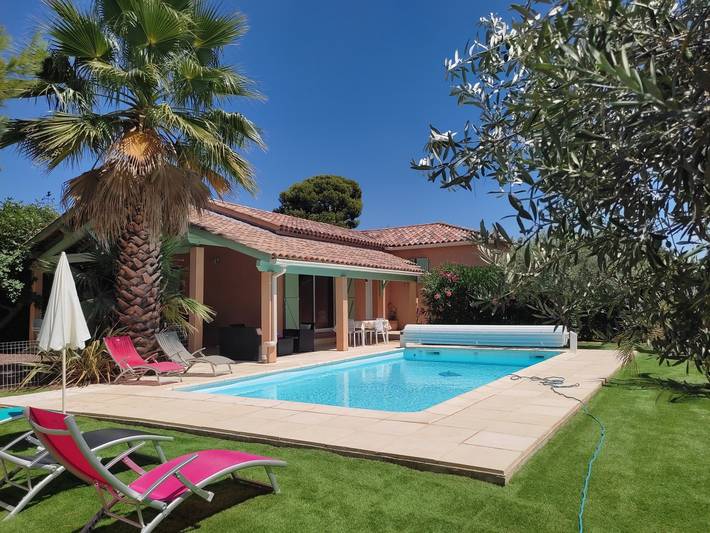 Villa pour 6 personnes, avec terrasse et jardin