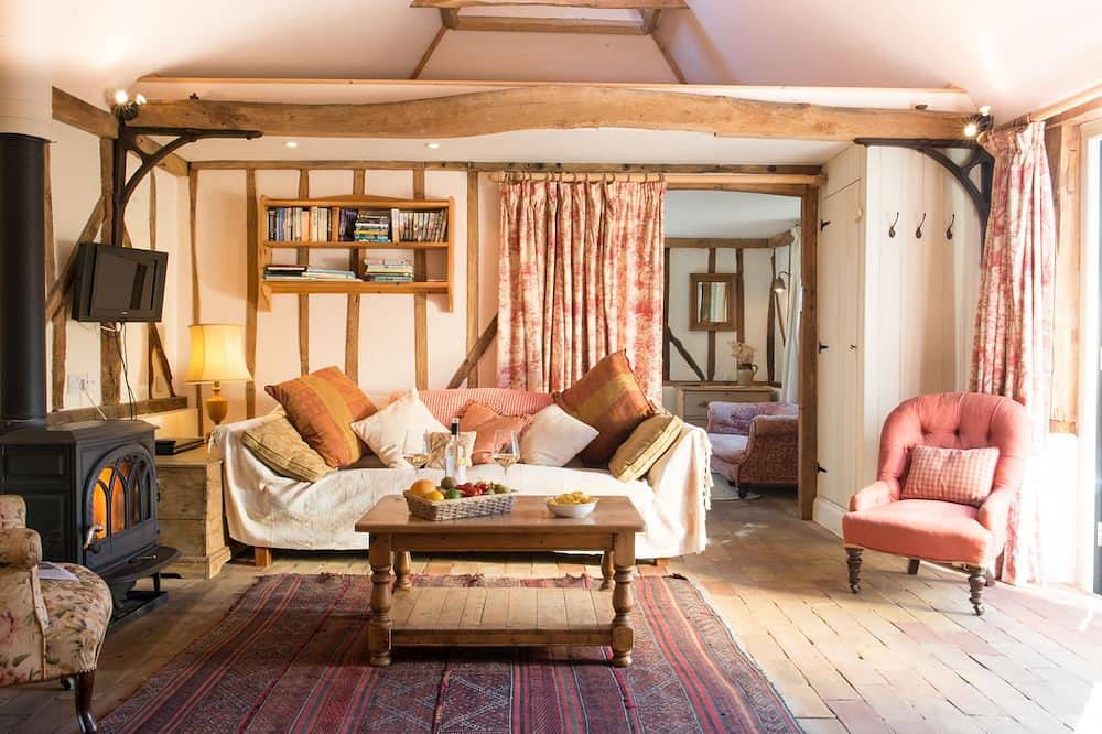 Bromans Barn a beautiful cottage by the Sea and Cudmore Nature Reserve in Mersea Island, Colchester