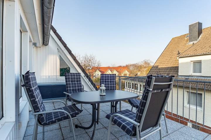 Ferienwohnung für 5 Personen, mit Balkon und Garten in Duhnen