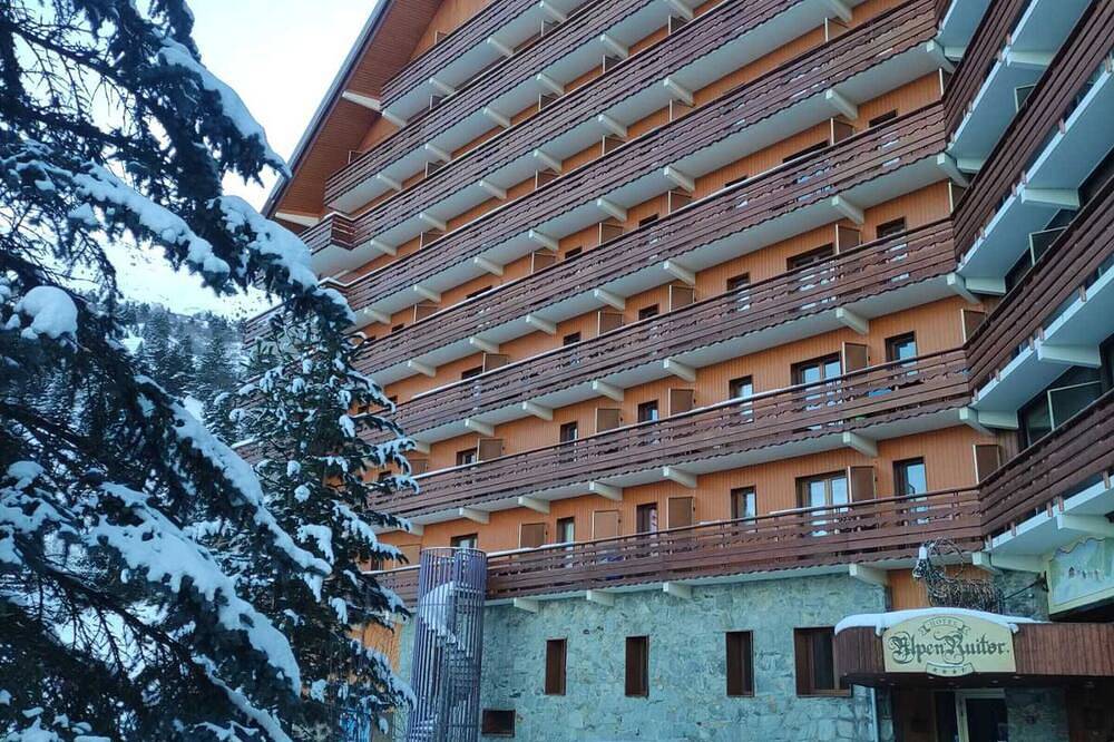 Apartamento entero, Estudio acogedor con balcón · A pie de pistas · Cerca del centro in Méribel-Mottaret, Les Allues