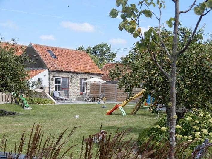 Location de vacances pour 6 personnes, avec jardin et vue dans Leffinge