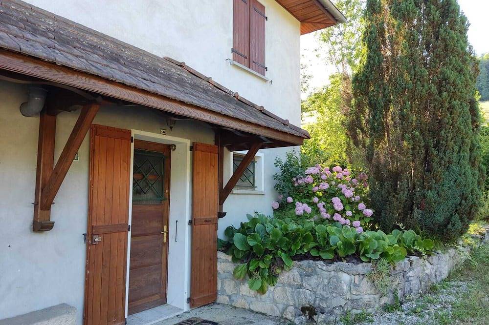 Rez De Maison proche du lac in La Bridoire, Région de Chambéry