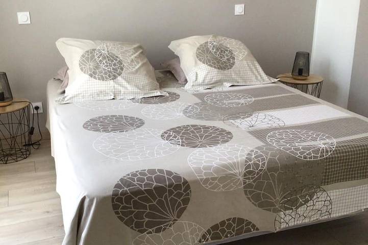 Location de vacances pour 4 personnes, avec jardin à Théza - 2