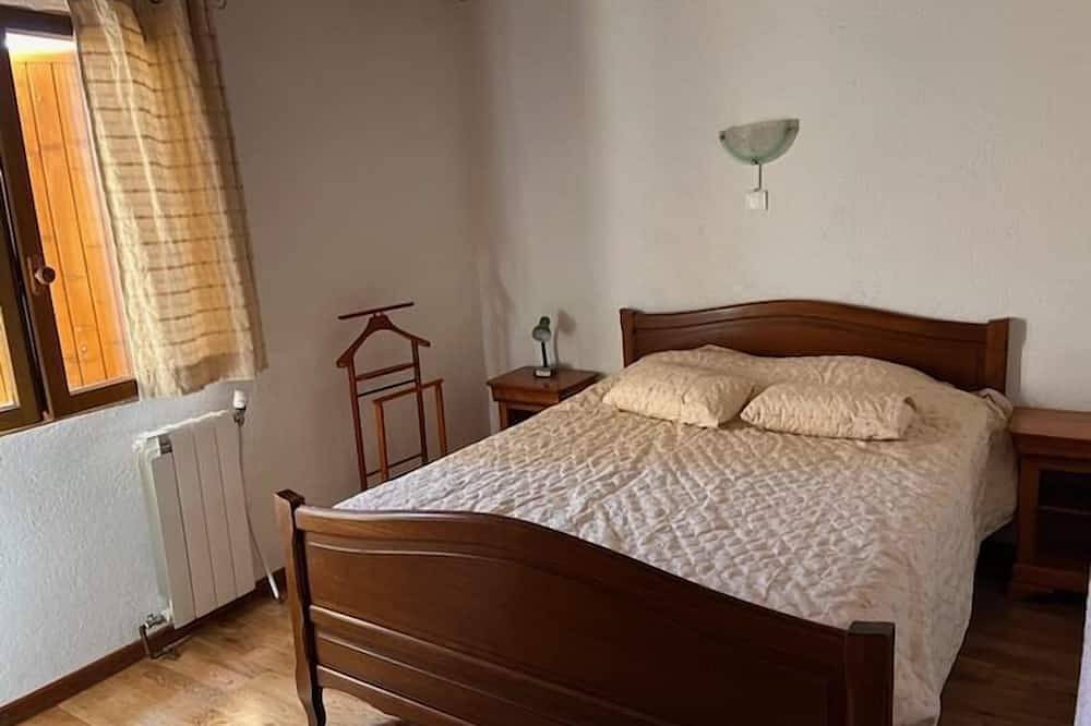 House / Chalet near the forest. cycling, walking, relaxing in Saint-Apollinaire, Écrins National Park