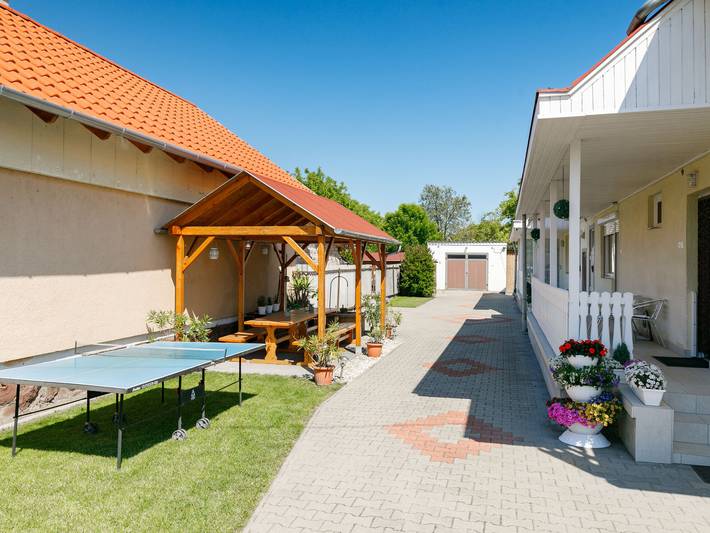 Ferienwohnung für 6 Personen, mit Garten und Balkon in Siofok - 2
