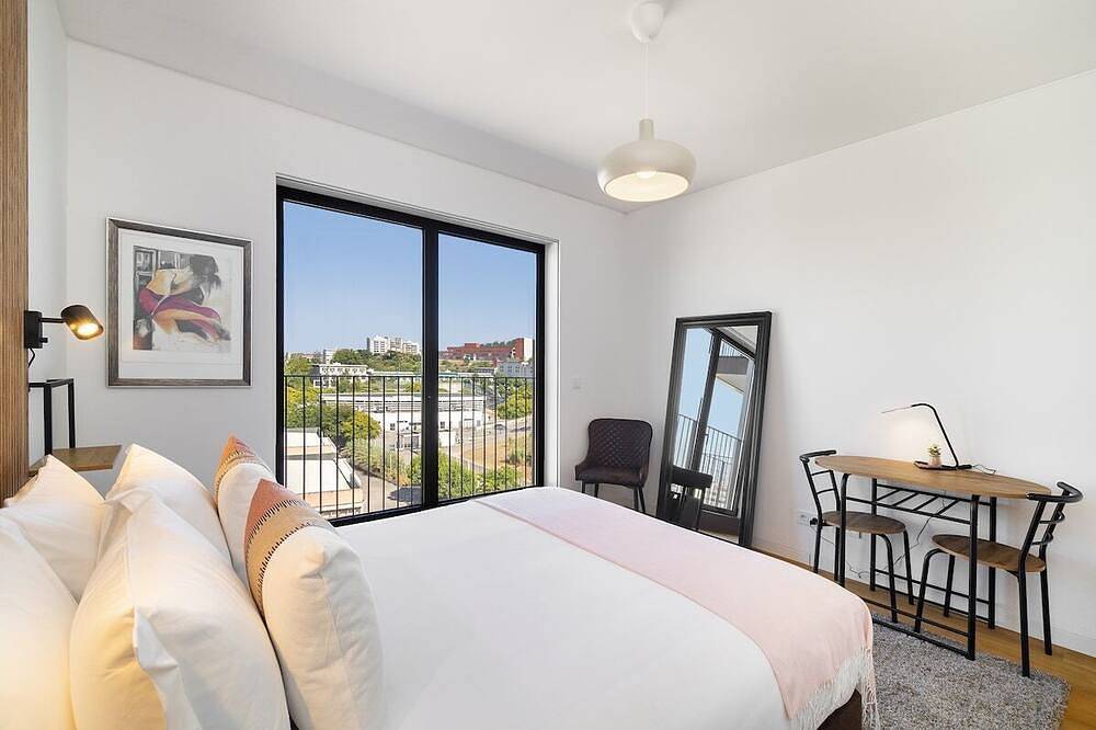 Apartamento inteiro, Vrbo Property in Benfica, Lisboa