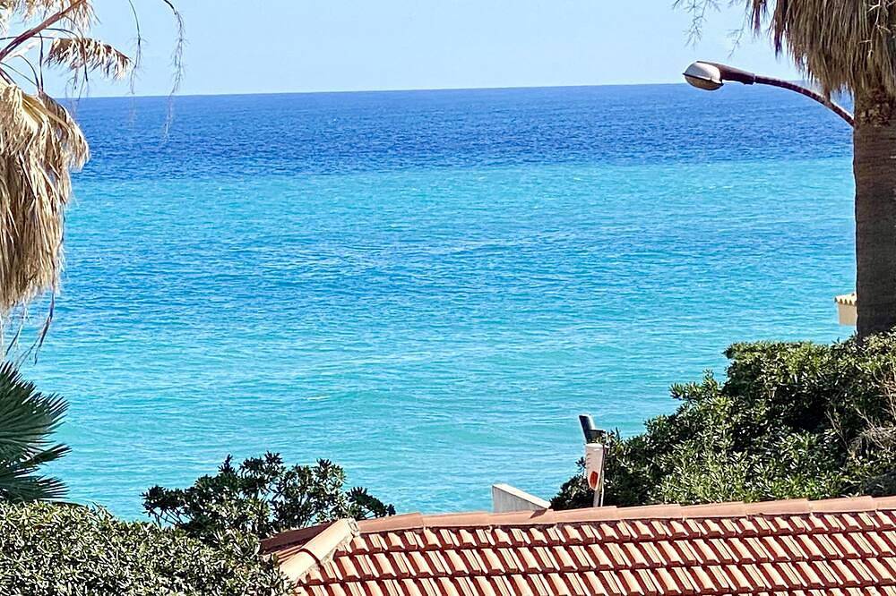 Spendita casa a 20 mt. dal mare con 5 posti letto in Marina di Avola, Avola