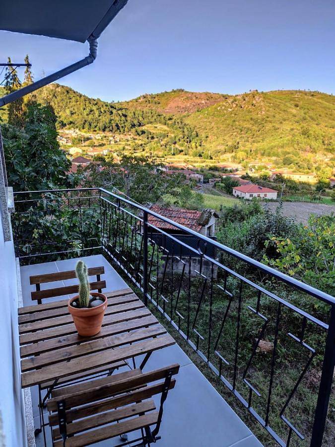 Location de vacances pour 6 personnes, avec terrasse dans Boticas