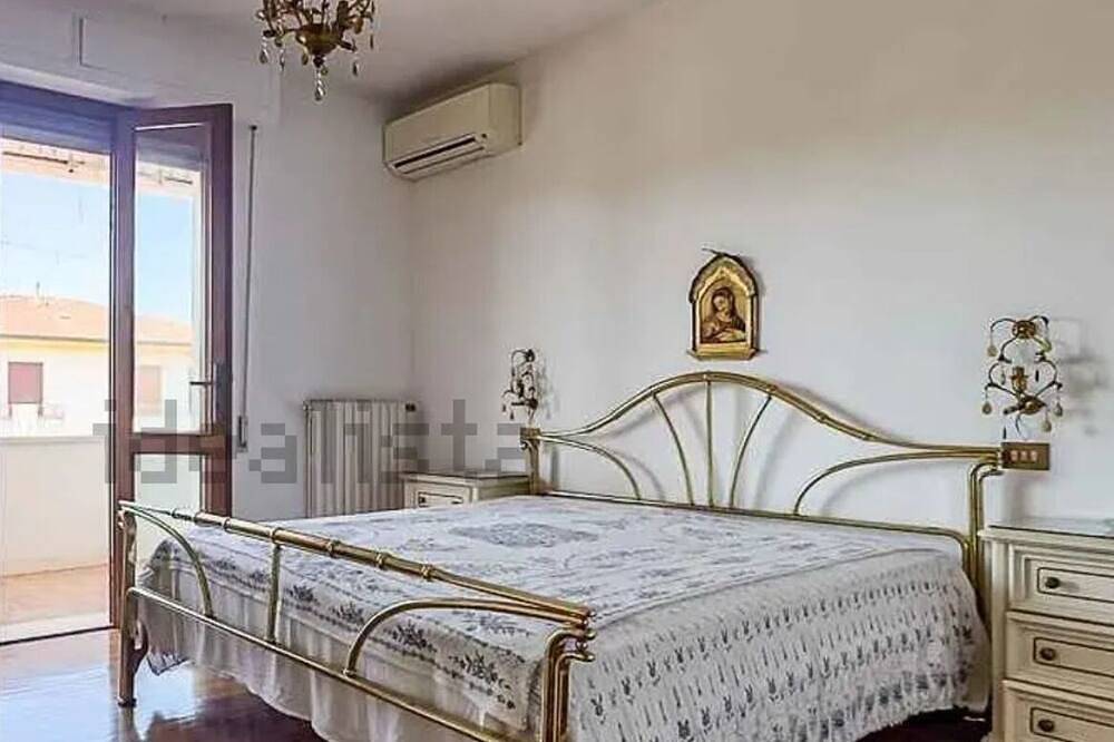 Cozy apartment 800 meters from the sea with private garden in Marina di Pietrasanta, Pietrasanta
