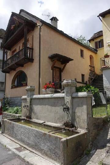 Gîte pour 5 personnes, avec balcon et vue, adapté aux familles dans Mozzio