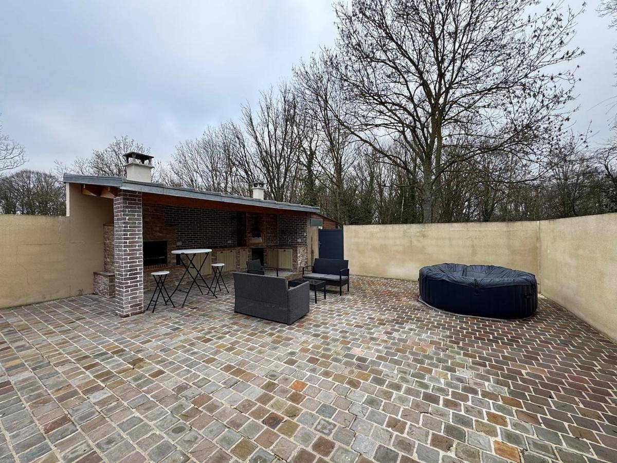 Three-Bedroom Chalet in Montévrain, Seine-et-Marne