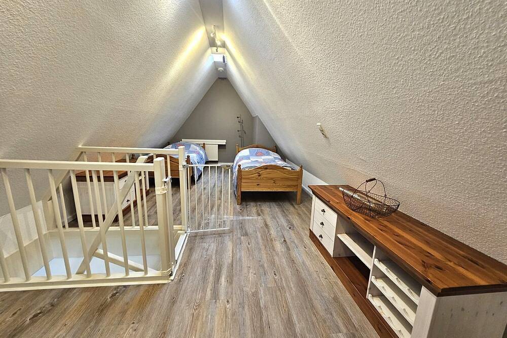 Ganze Wohnung, Noordlicht - Ferienwohnung Noordlicht in Alkersum: 70 m² mit Terrasse & Wlan in Alkersum, Föhr