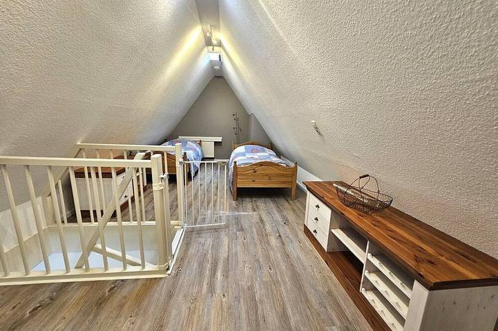 Ganze Wohnung, Noordlicht - Ferienwohnung Noordlicht in Alkersum: 70 m² mit Terrasse & Wlan in Alkersum, Föhr