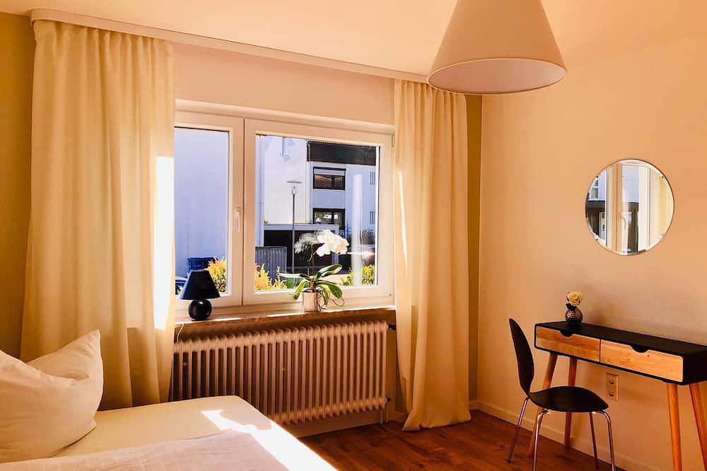 Ganze Wohnung, Familien-/ Komfortzimmer mit Gemeinschaftsbad in Lauchringen, Südschwarzwald