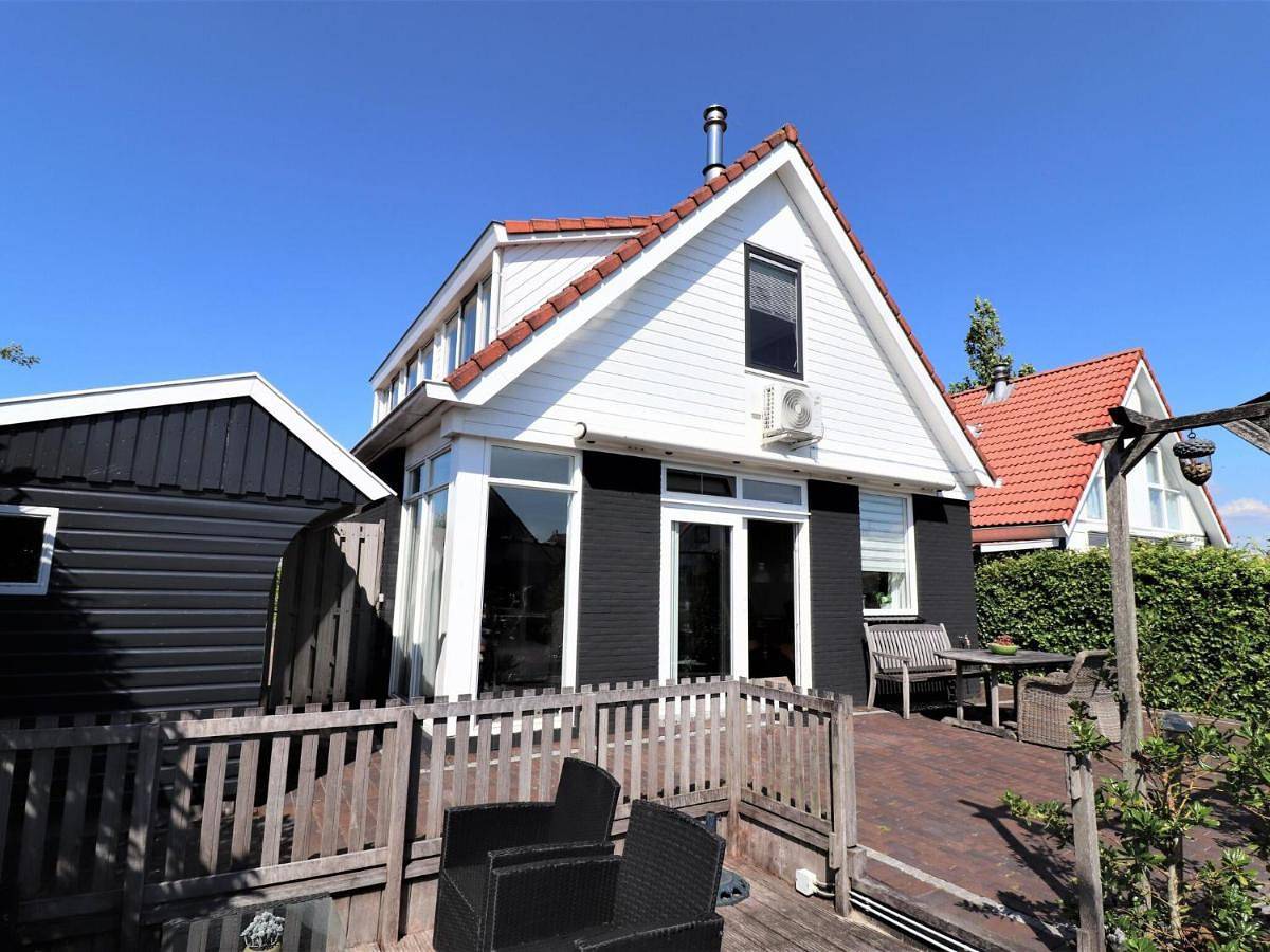 Two-Bedroom Holiday Home in Nationalpark De Alde Feanen