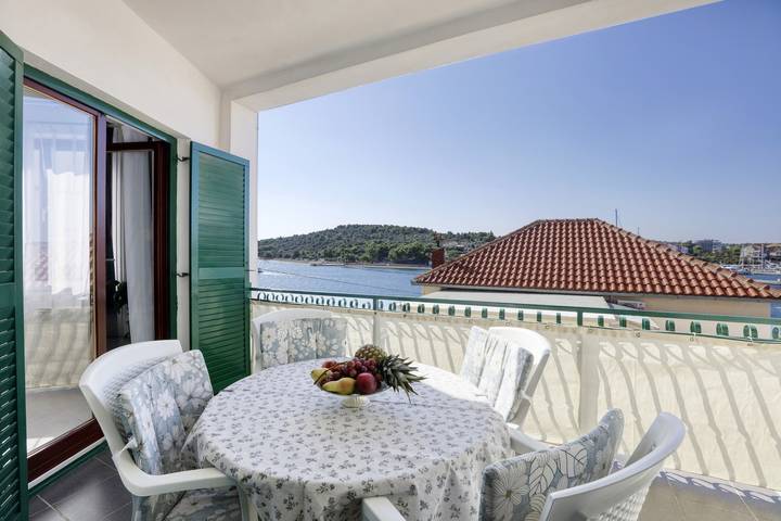 Ferienwohnung für 4 Personen, mit Balkon/Terrasse auf Murter