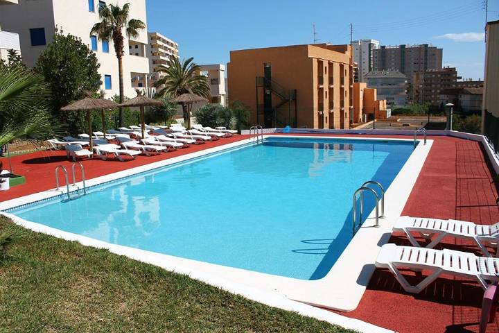 Apartamento para 2 personas, con vistas además de piscina y jardín en Oropesa del Mar