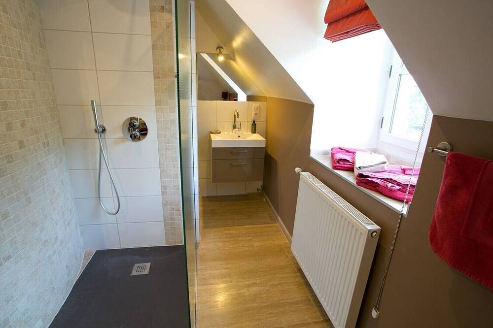 Chambre Hôte 2nd étage - La Cimentelle in Étaule, Arrondissement d'Avallon