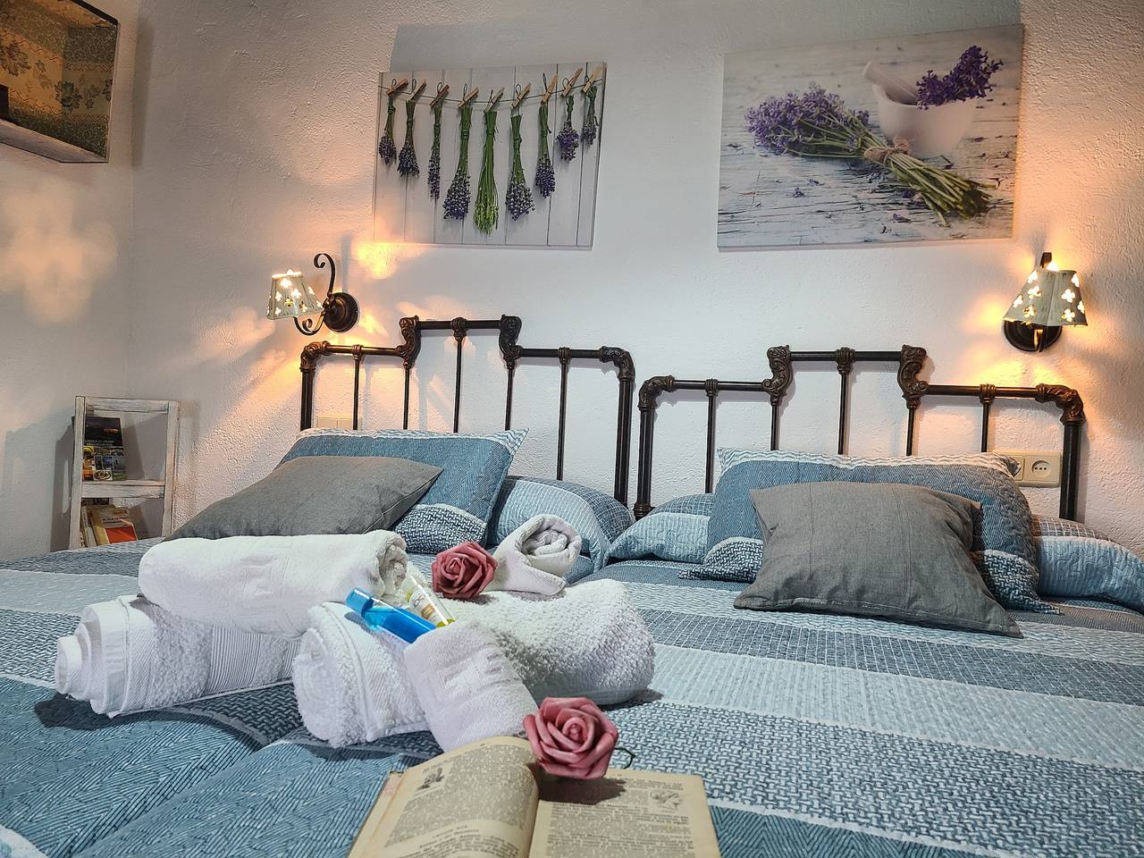 Tïpica Casa Andaluza De Vacaciones Con Piscina Privada Rodeada De Olivares in Fuentes de Cesna, Algarinejo