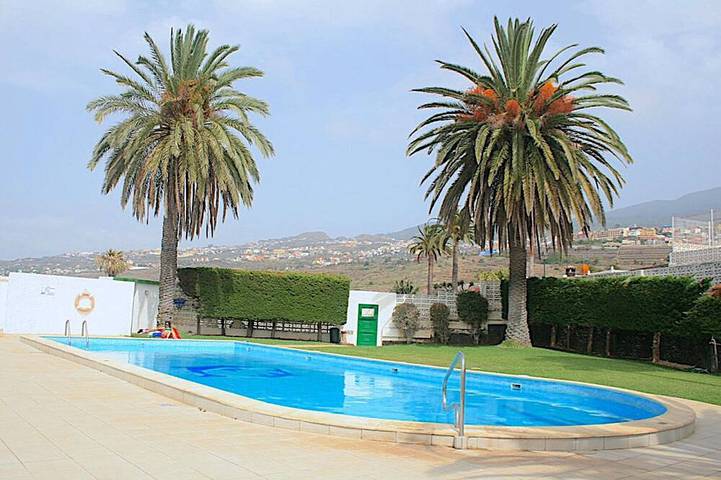 Ferienwohnung für 3 Personen, mit Pool und Balkon