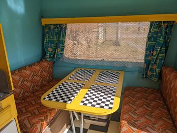Caravane pour 4 Personnes dans Haute-Loire, Photo 3