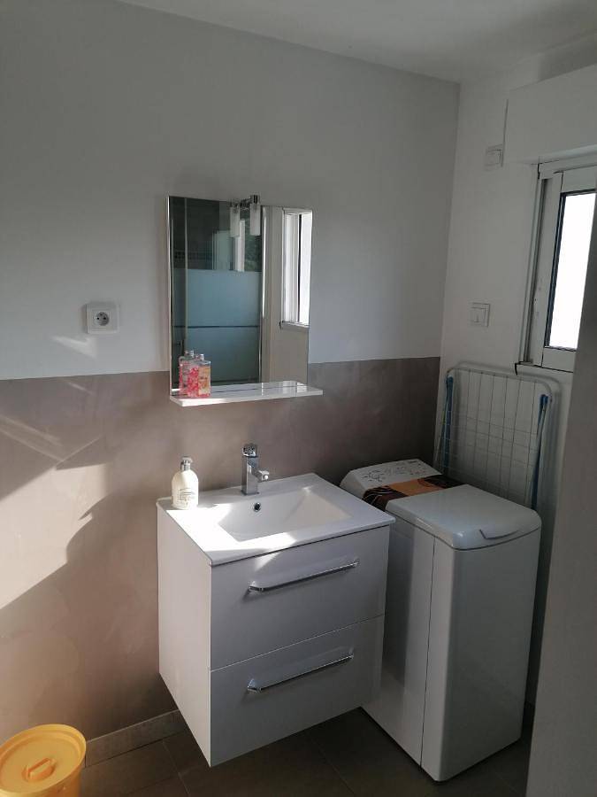 Appartement entier, Appartement indépendant, parking privé, 600m du circuit in Arnage, Sarthe