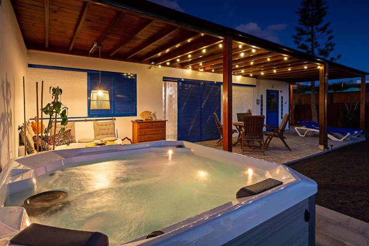 Chalet para 4 personas, con Jacuzzi y Terraza además de Jardín y Vistas en Lanzarote