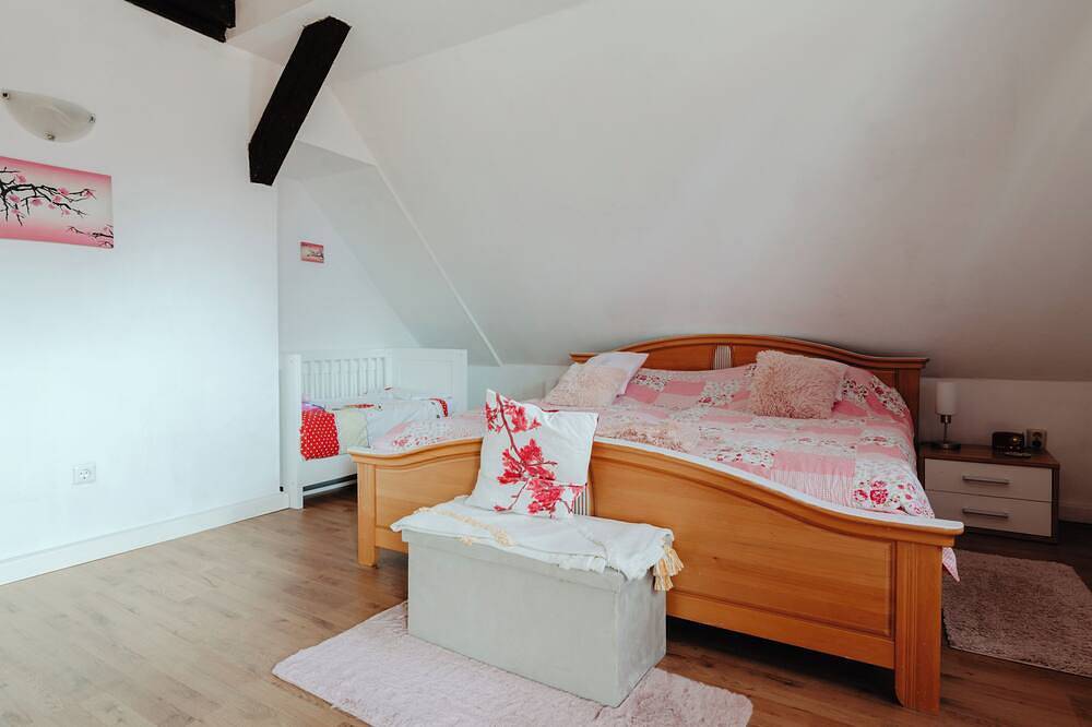 Ganze Wohnung, Fewo - 3 Zimmer, 2 Bäder, 1 Küche, große Dachterrasse und Carport. in Osterode, Harzvorland