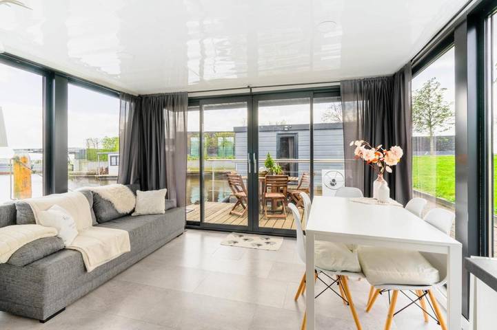 Boot für 6 Personen, mit Terrasse und Seeblick