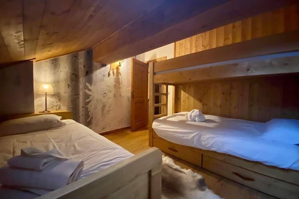 Geheel appartement, Chalet Mont Blanc Arc 1950 - Ski-in Ski-out 2 bed duplex, sleeps 8 in Arc 1950, Bourg-Saint-Maurice