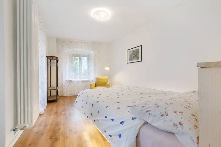 Ferienwohnung für 5 Personen, mit Balkon und Garten in Tenno